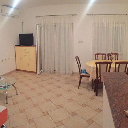 Apartments Vidovic Povljana Zimmer foto