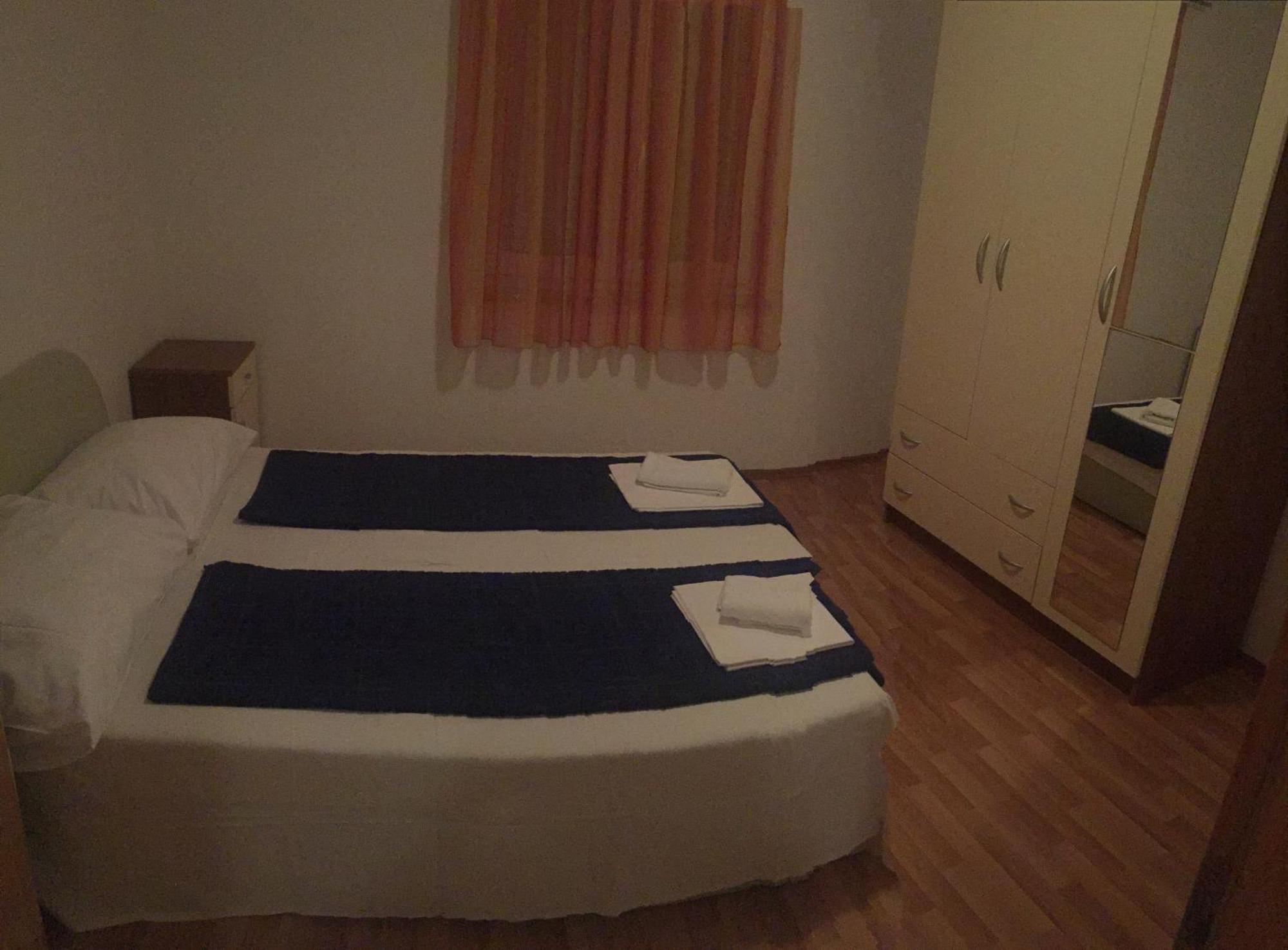 Apartments Vidovic Povljana Zimmer foto
